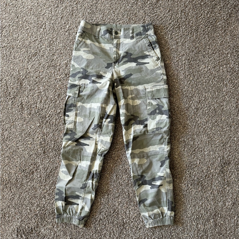 American Eagle super stretch camo joggers